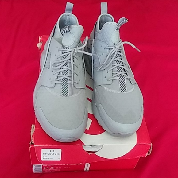 Shoes - Picture 4 of 4